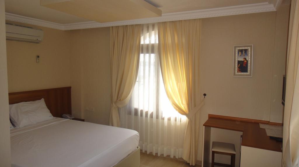 Golden Stone Butik Otel Çeşme Værelse billede