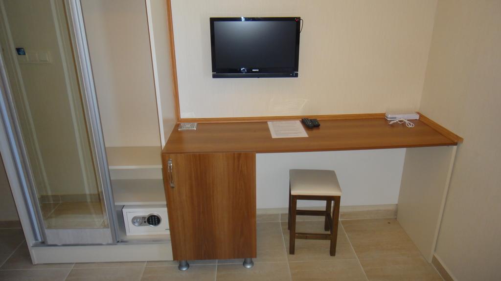 Golden Stone Butik Otel Çeşme Værelse billede