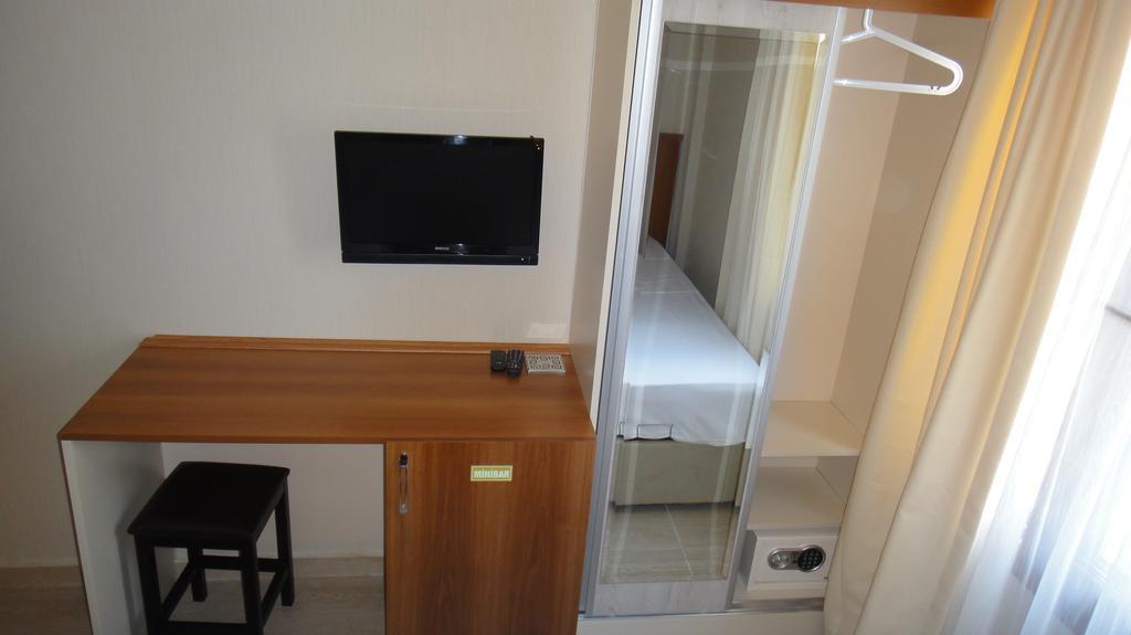 Golden Stone Butik Otel Çeşme Værelse billede